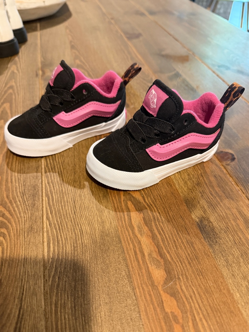 Vans Kids Black and Pink Low-Top Skate Sneakers